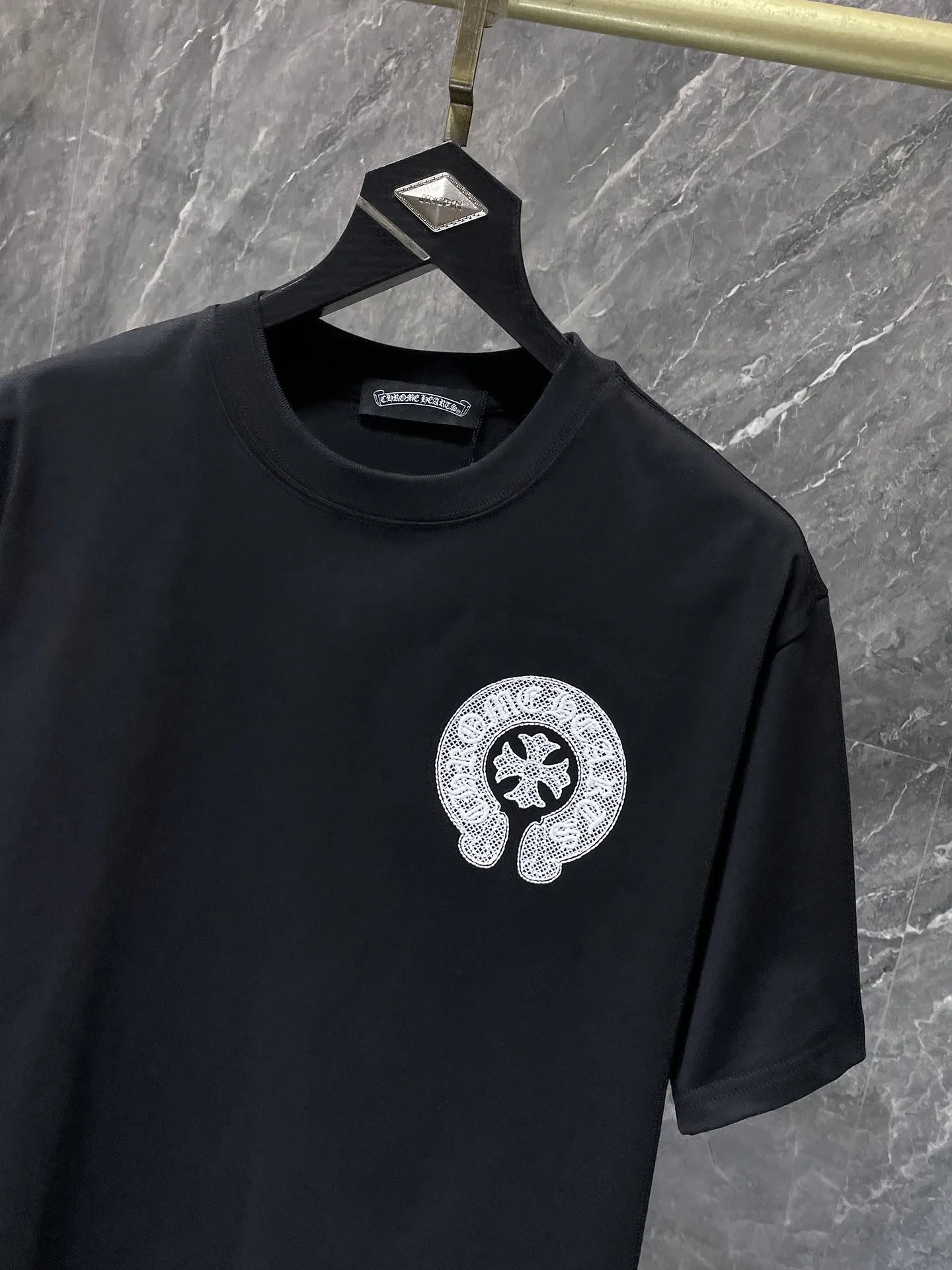P160 New in summer Chrome Hearts 25ss High-weight, environmentally friendly and high-quality top-grade fabric 260g~270g Chrome M embroidered cross horseshoe short-sleeved counter synchronization 1:1 replica version Recommended colors: white, black